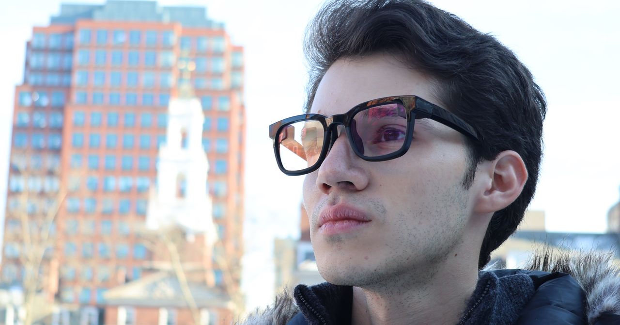 These Transcribing Eyeglasses Put Subtitles on the World These Transcribing Eyeglasses Put Subtitles on the World