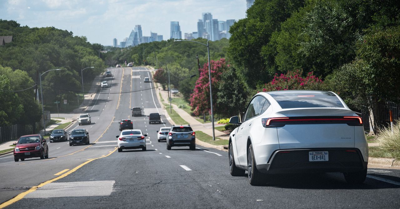 This Is Why Tesla’s Robotaxi Launch Needed Human Babysitters This Is Why Tesla’s Robotaxi Launch Needed Human Babysitters