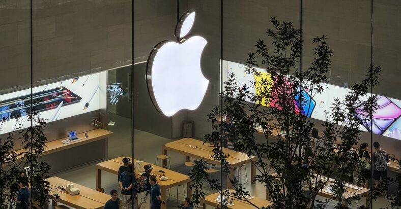 The iPhone 17 Air Could Use a Silicon-Carbon Battery. What Is It? The iPhone 17 Air Could Use a Silicon-Carbon Battery. What Is It?
